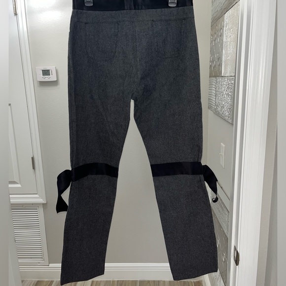 Chanel Gray Pants With Bow Accents - Size FR 42 - Picture 13 of 16